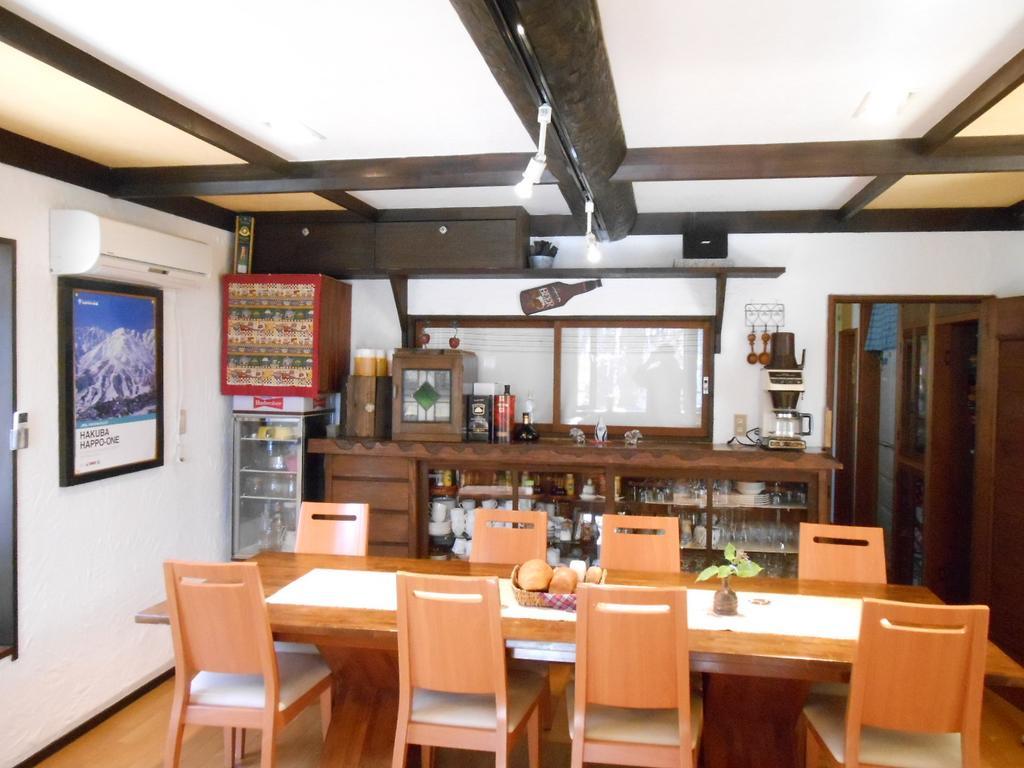 Pension Nugget Inn Hakuba Bagian luar foto