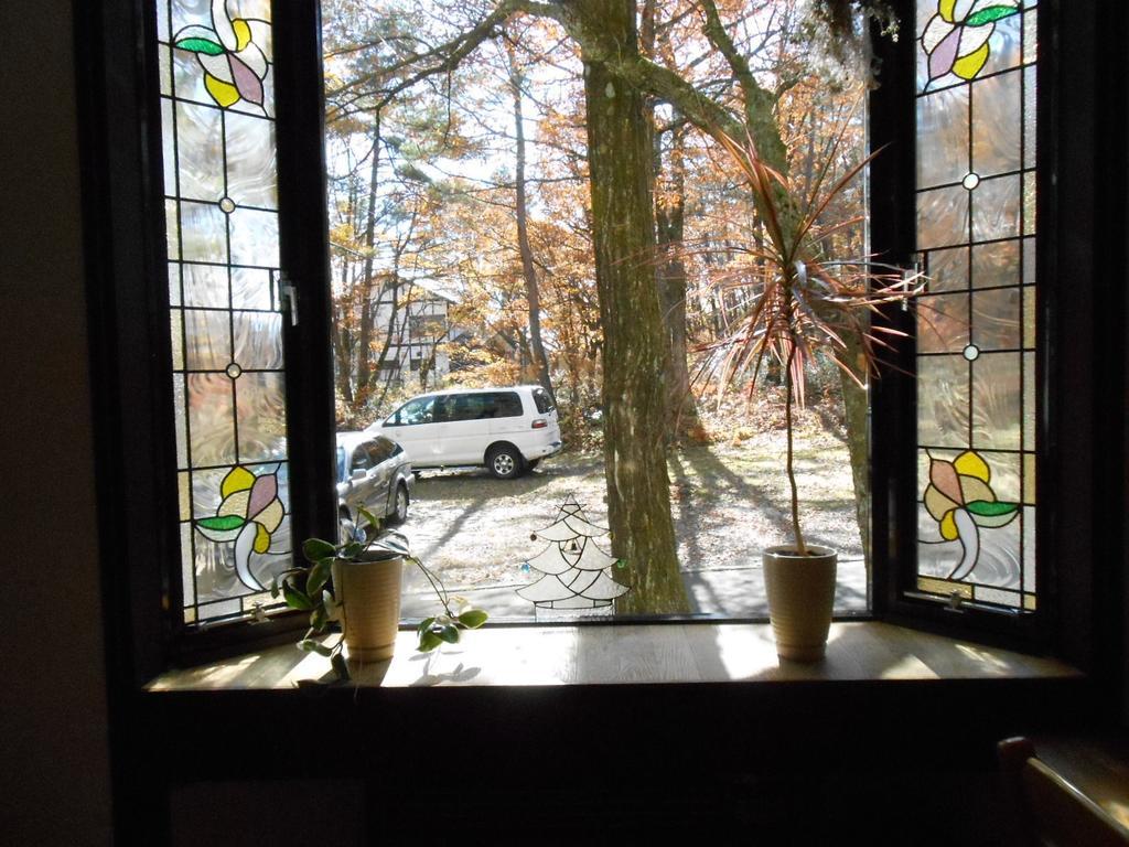 Pension Nugget Inn Hakuba Bagian luar foto