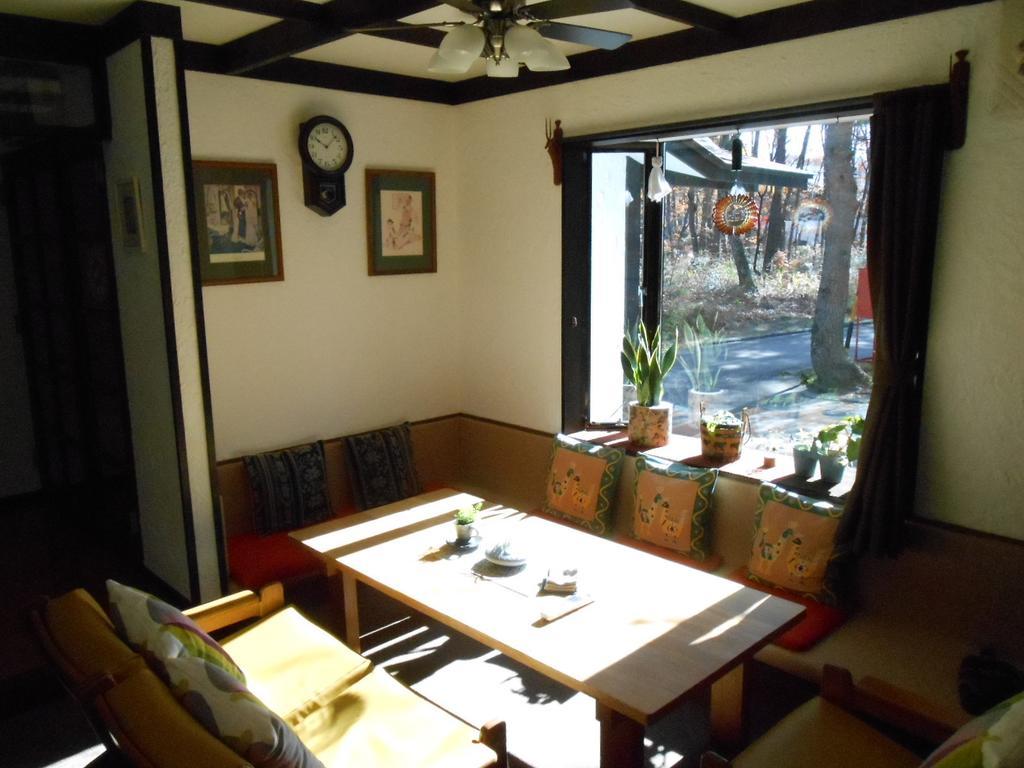 Pension Nugget Inn Hakuba Bagian luar foto