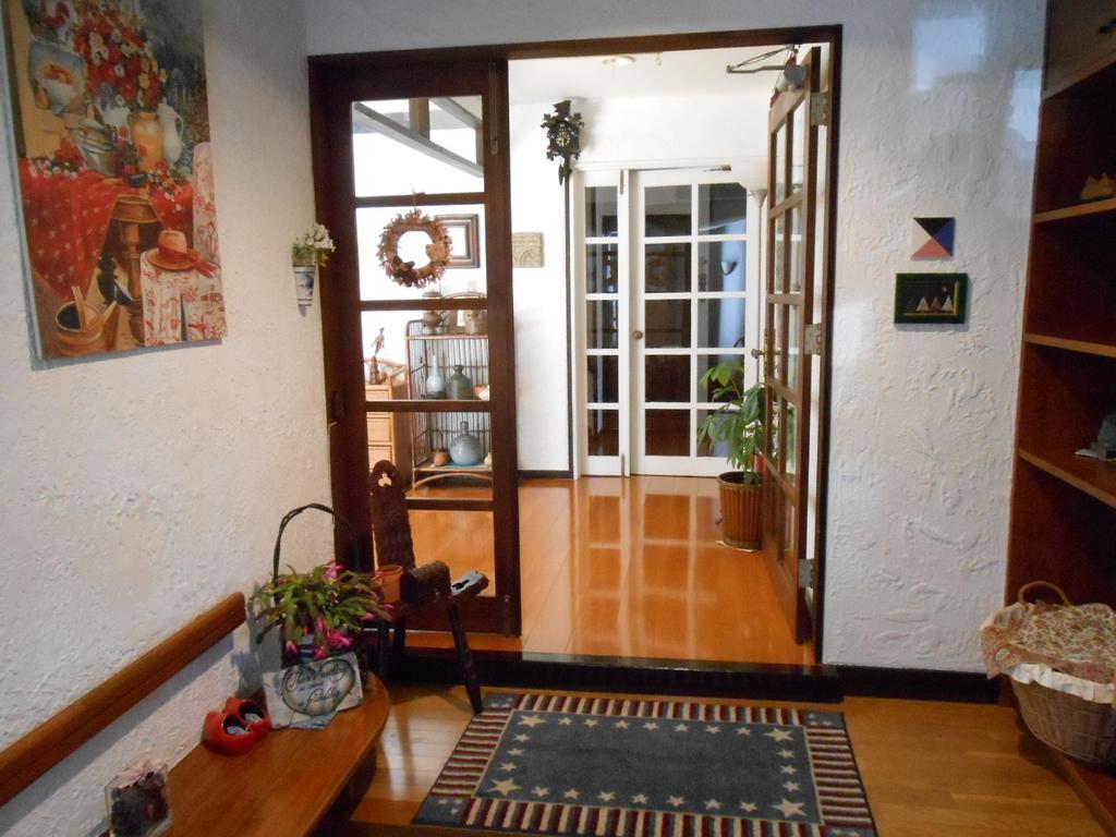 Pension Nugget Inn Hakuba Bagian luar foto