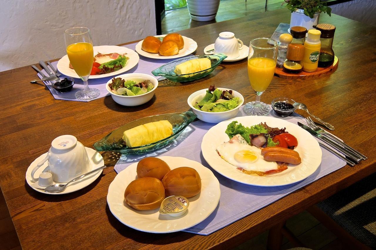 Pension Nugget Inn Hakuba Bagian luar foto